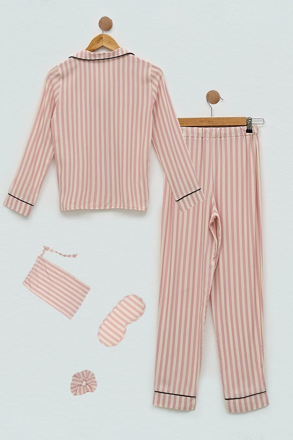 7li-viskon-biyeli-cizgili-fusya-pijama--5b113.jpg