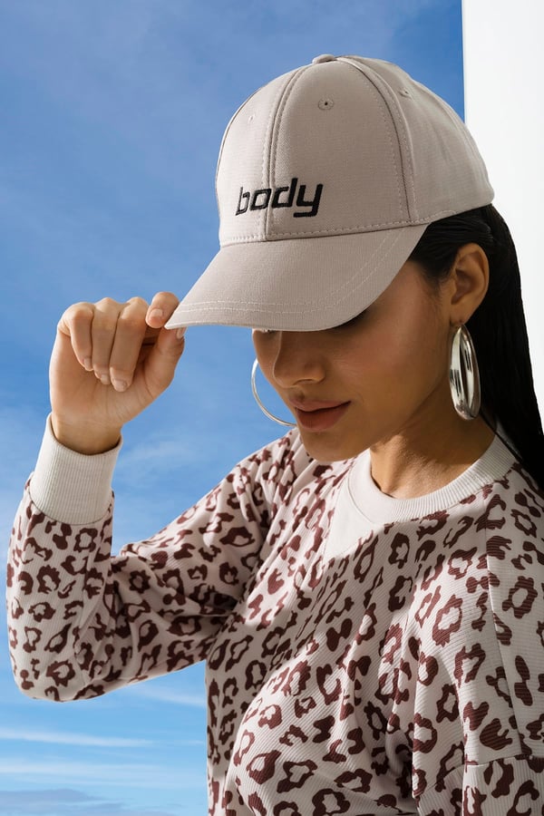 body-nakisli-siperli-beyzbol-tas-sapka-c0bddb.jpg