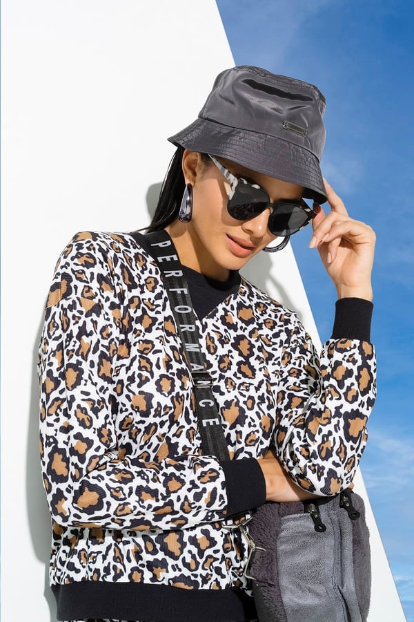 demir-detayli-safari-siyah-sapka-6-541a.jpg