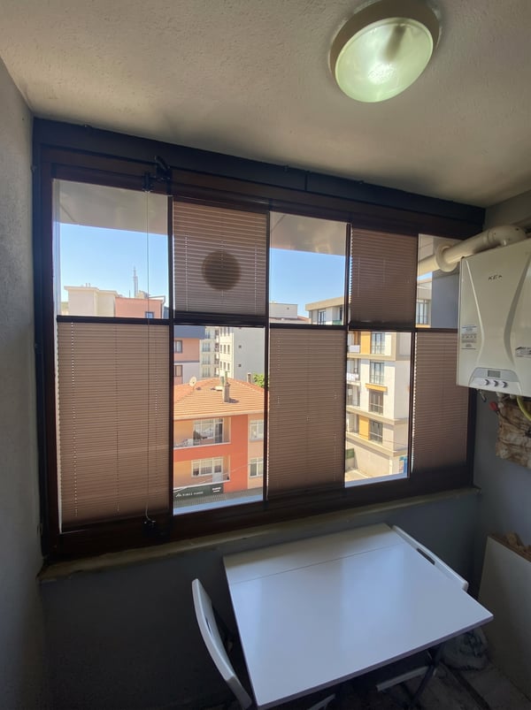 Perla Serisi Plise Perde Perla Serisi Özel Ölçü Sütlü Kahve Plise Perde - Cam Balkon ve Pencere Uyumlu