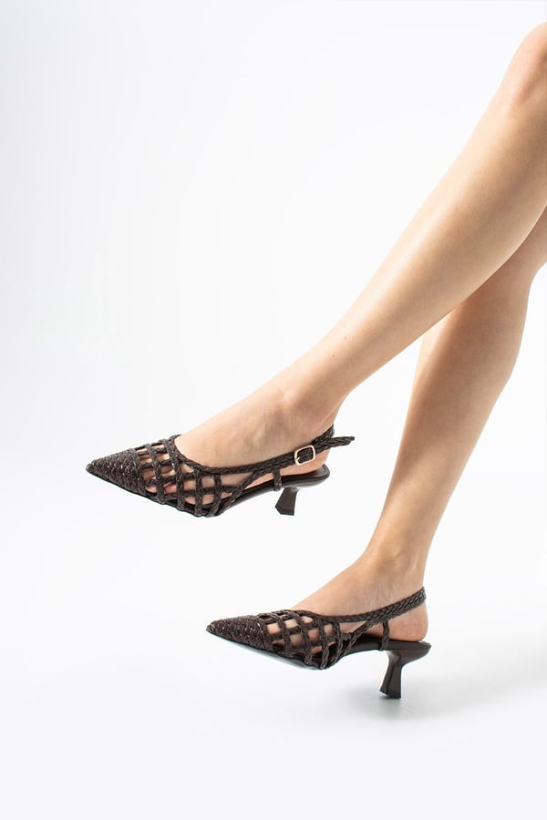 ARVIA Kadın Acı Kahve Sivri Burun Slingback Örgü Detaylı İnce Topuklu Ayakkabı