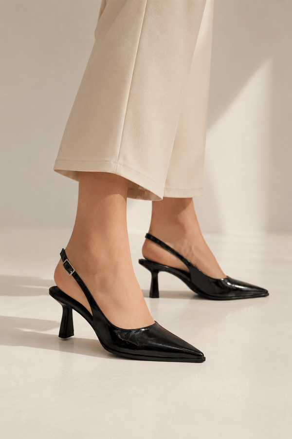 CELINE Kadın Siyah Sivri Burun Kırışık Rugan Slingback Tokalı 7 Cm İnce Topuklu Ayakkabı