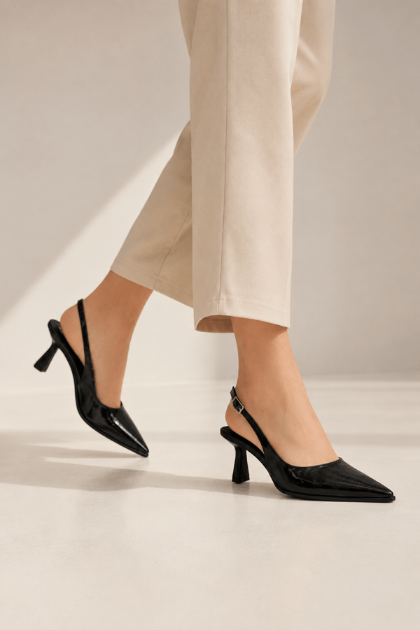 CELINE Kadın Siyah Sivri Burun Kırışık Rugan Slingback Tokalı 7 Cm İnce Topuklu Ayakkabı