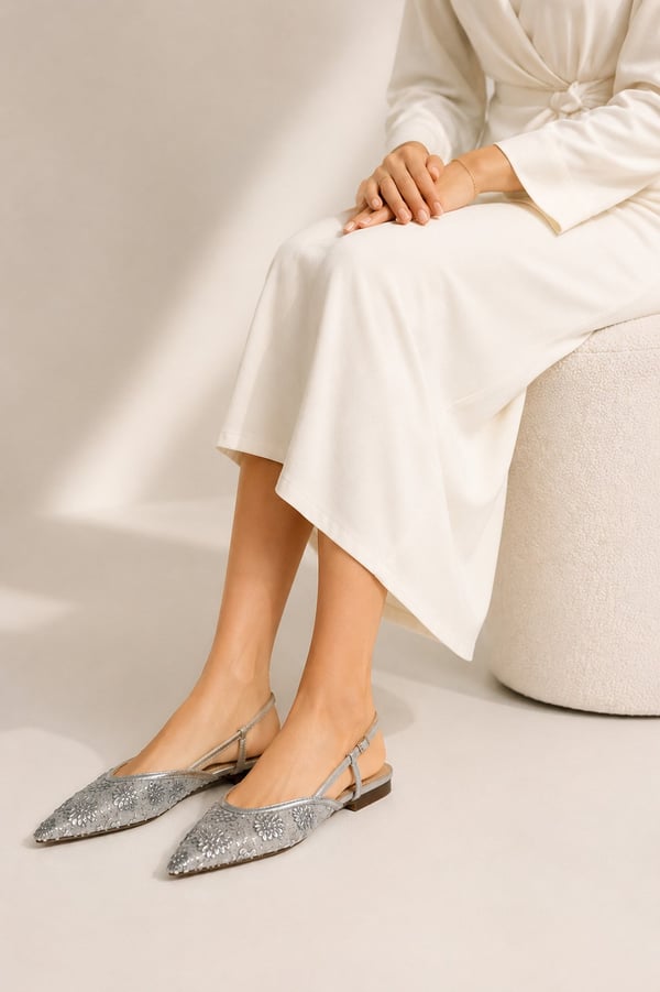 EFTELYA Kadın Gümüş Çiçek İşlemeli Tül Sivri Burun Slingback Babet Ayakkabı