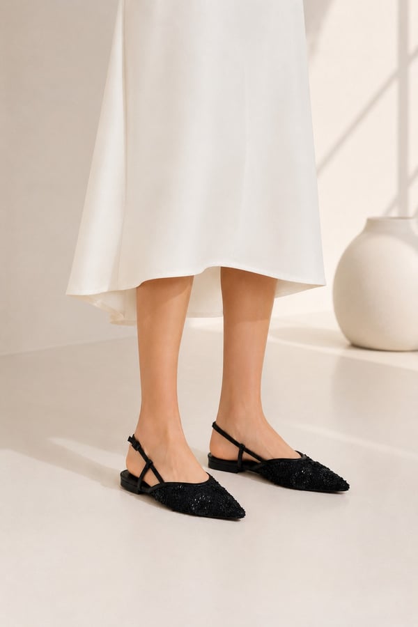 EFTELYA Kadın Siyah Çiçek İşlemeli Tül Sivri Burun Slingback Babet Ayakkabı