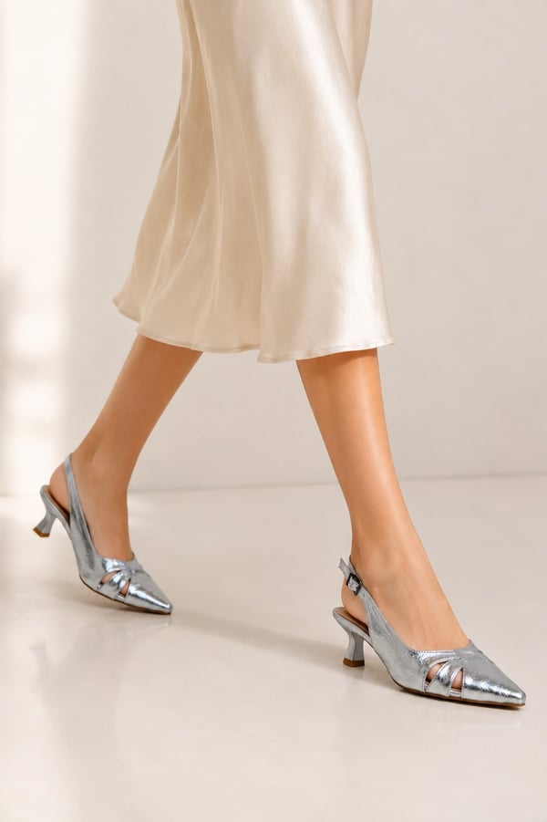 HELIN Kadın Gümüş Pencere Detaylı Sivri Burun Slingback 6 cm Topuklu Ayakkabı