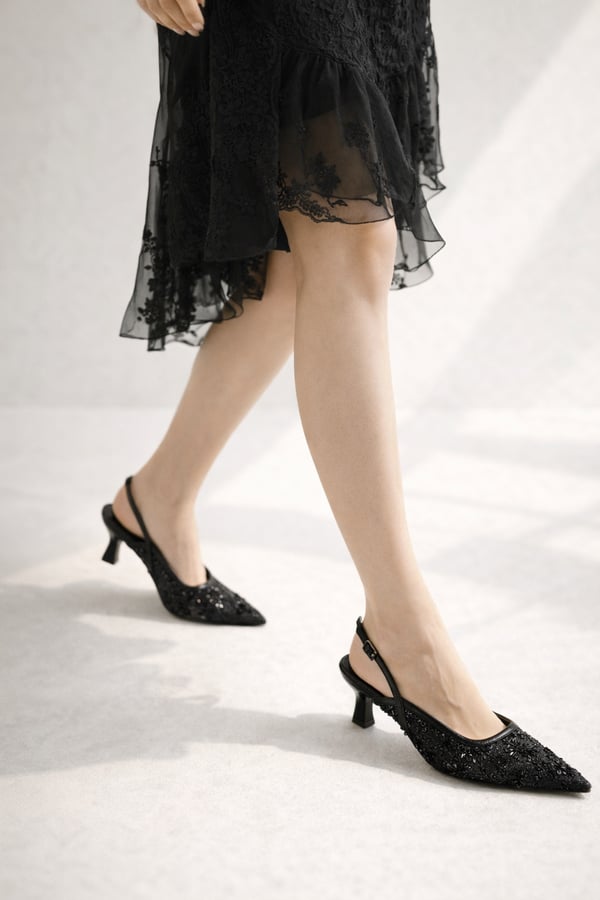ROSABELLA Kadın Siyah Pul Boncuk İşlemeli Tül Detaylı İnce Topuklu Slingback Abiye Ayakkabı
