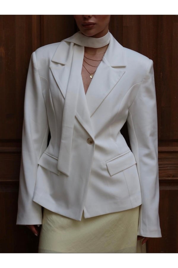 Kadın Beyaz Fular Detaylı Blazer Ceket