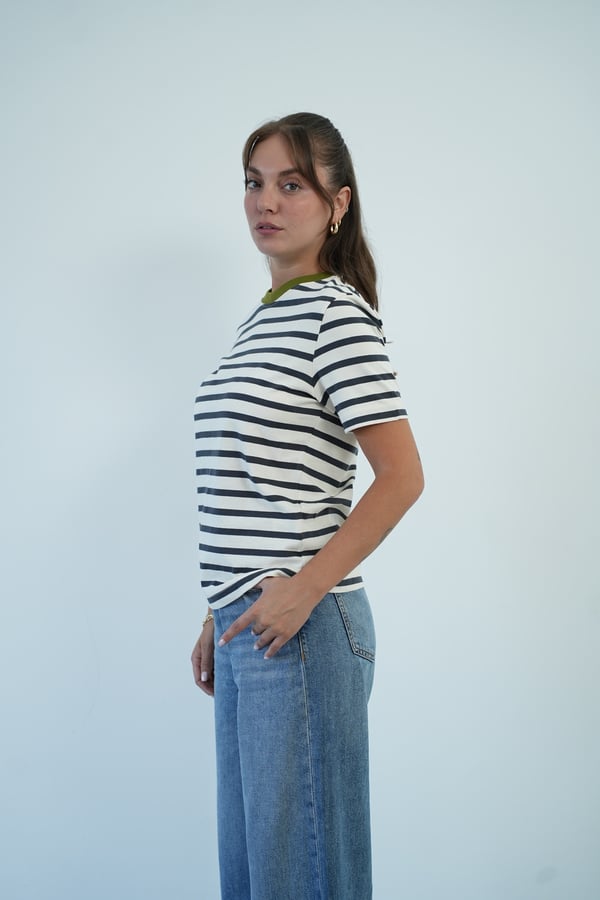 Kadın Çizgili Haki Yaka Detaylı Basic T-Shirt