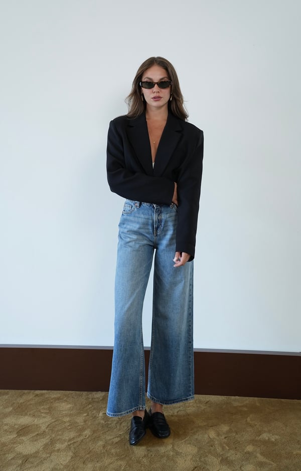 Kadın Siyah Vatka Detaylı  Crop Blazer Ceket
