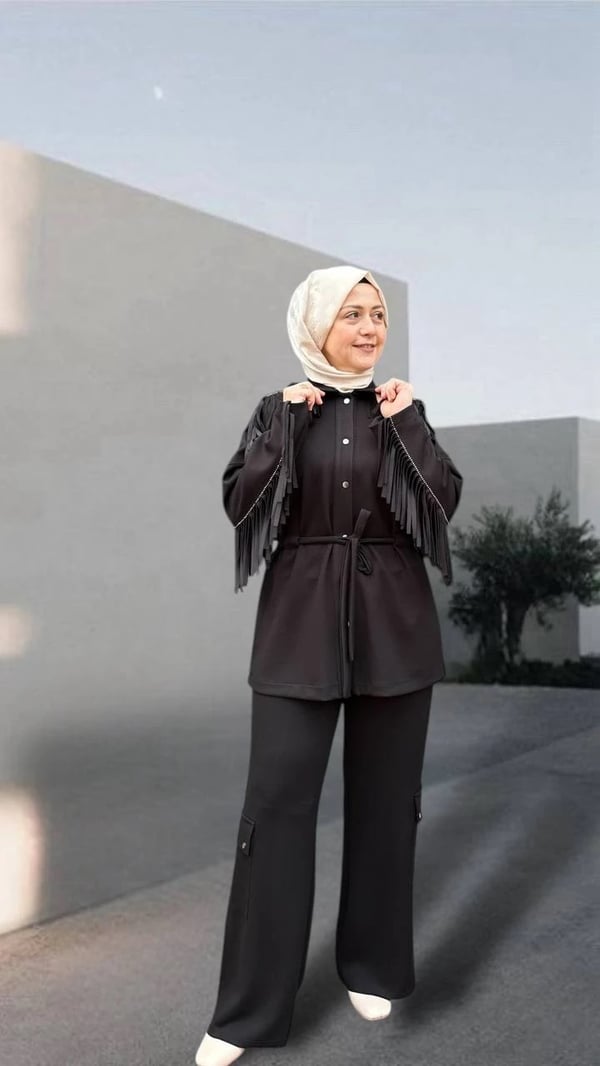 GHİSA ÖNDEN ÇITÇITLI BELDEN BAĞLAMALI PÜSKÜL DETAYLI PANTOLON TAKIM