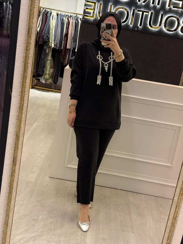 GHİSA Sök-Tak Pırlanta Charm İşlemeli Kapşonlu Sweatshirt - Pantolon Oysho Takım