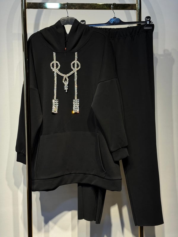 GHİSA Sök-Tak Pırlanta Charm İşlemeli Kapşonlu Sweatshirt - Pantolon Oysho Takım