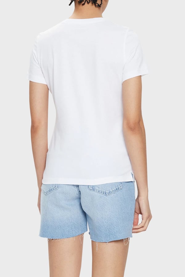 GUESS TAŞ AMBLEMLİ TSHİRT