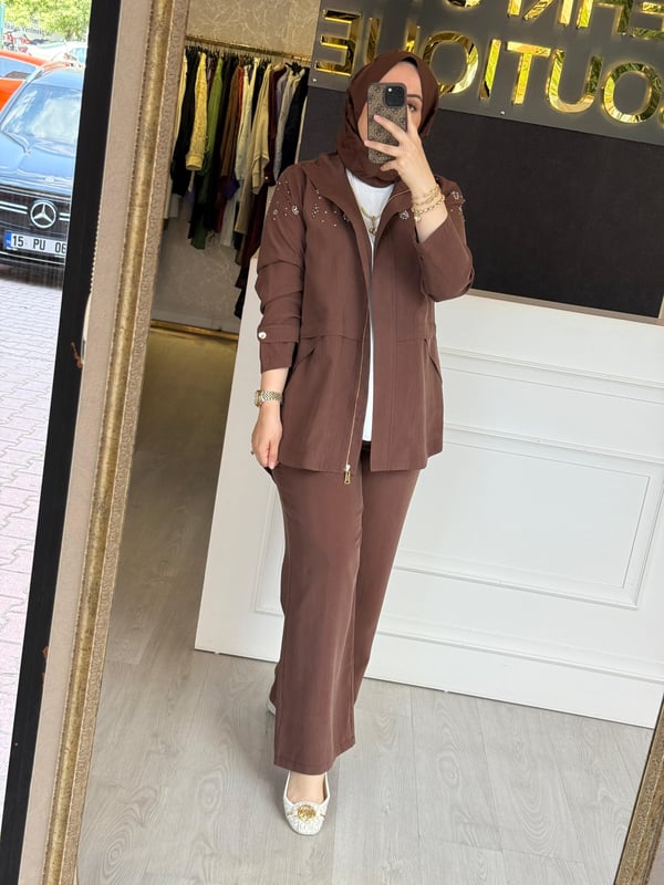 LİSA EXCLUSİVE Gizli Fermuarlı Taş Detaylı Ceket Pantolon Takım