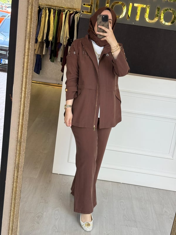 LİSA EXCLUSİVE Gizli Fermuarlı Taş Detaylı Ceket Pantolon Takım