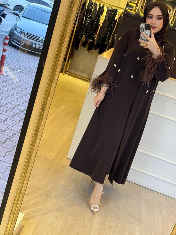 ZIGAY Bilek Ucu Tüy Detaylı Pırlanta İşlemeli Tasarım  Abaya