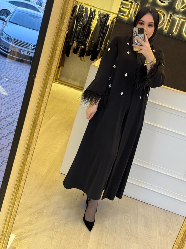 ZIGAY Bilek Ucu Tüy Detaylı Pırlanta İşlemeli Tasarım  Abaya