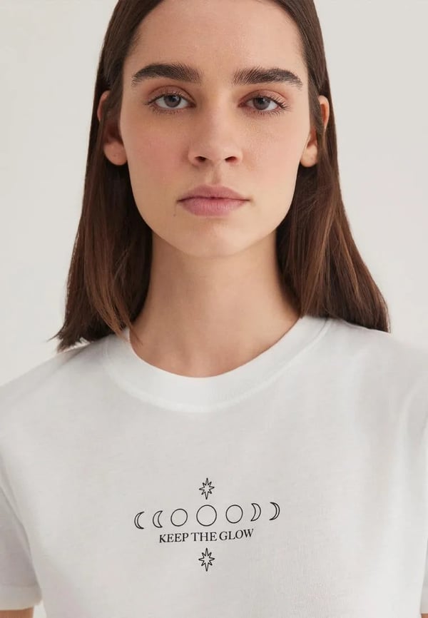 Mavi ASTROLOJi BASKiLi GRAFiK TİŞÖRT Kirik Be Beyaz Kadın T-Shirt