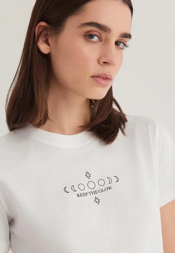 Mavi ASTROLOJi BASKiLi GRAFiK TİŞÖRT Kirik Be Beyaz Kadın T-Shirt