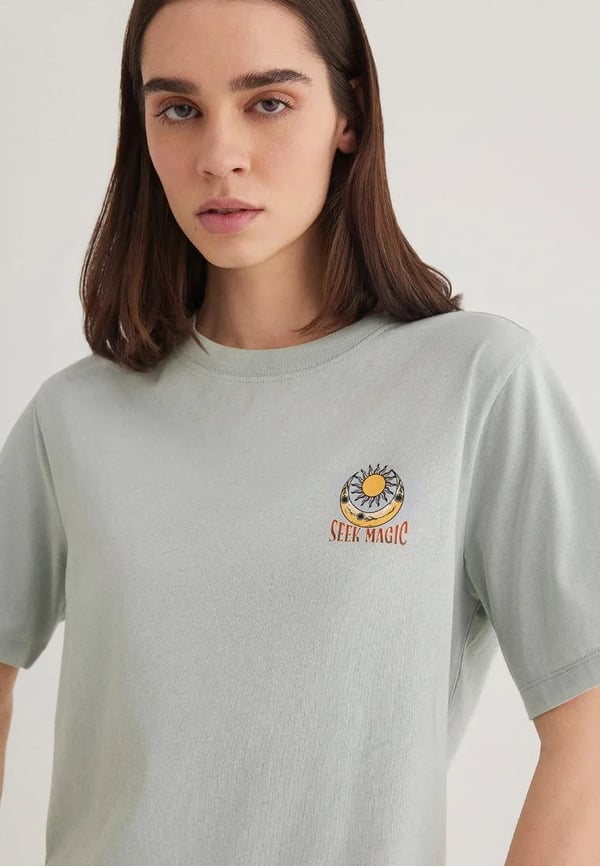 Mavi ASTROLOJi BASKiLi GRAFiK TİŞÖRT Sis YeSi Yeşil Kadın T-Shirt