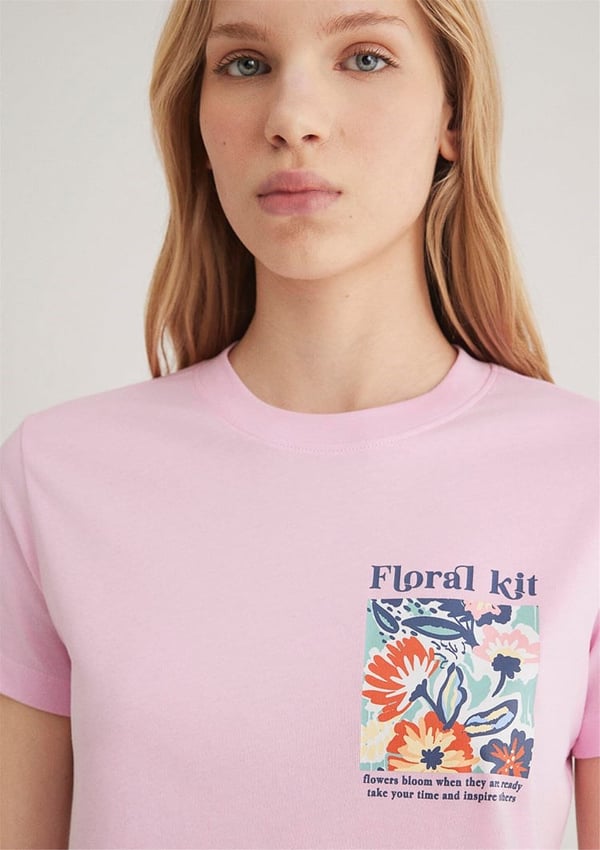 Mavi cicEK BASKiLi GRAFiK TİŞÖRT Lilac Sachet Lila Kadın T-Shirt
