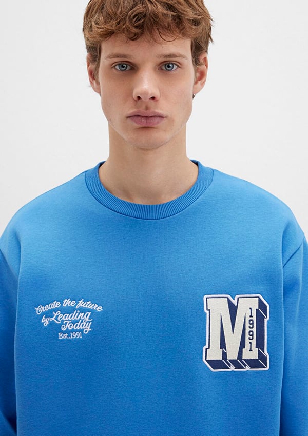 Mavi NAKiSLi BiSiKLET YAKA SWEATSHiRT MenekSe Mavi Erkek Sweatshirt