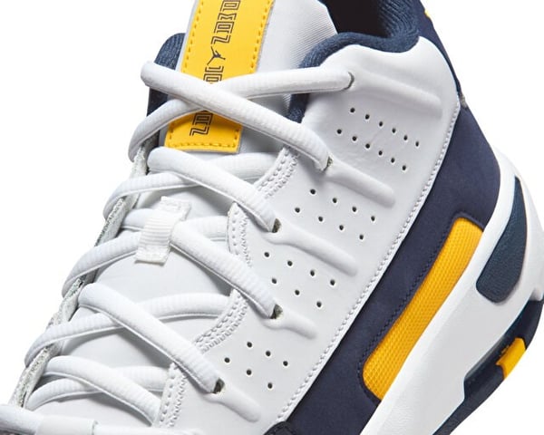 Nike JORDAN MAX AURA 7 Beyaz Erkek Basketbol Ayakkabısı