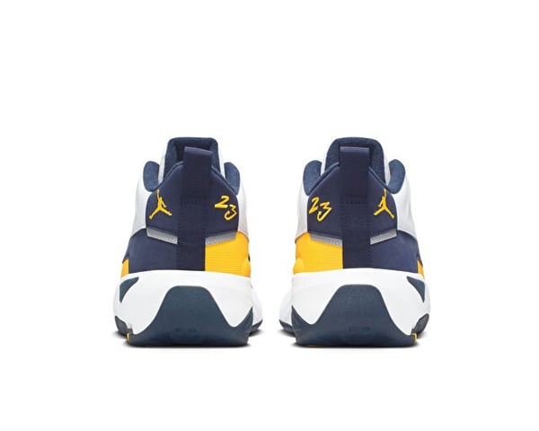Nike JORDAN MAX AURA 7 Beyaz Erkek Basketbol Ayakkabısı