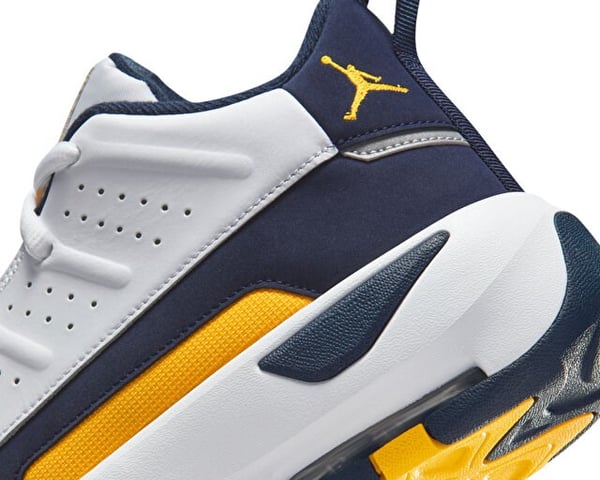 Nike JORDAN MAX AURA 7 Beyaz Erkek Basketbol Ayakkabısı