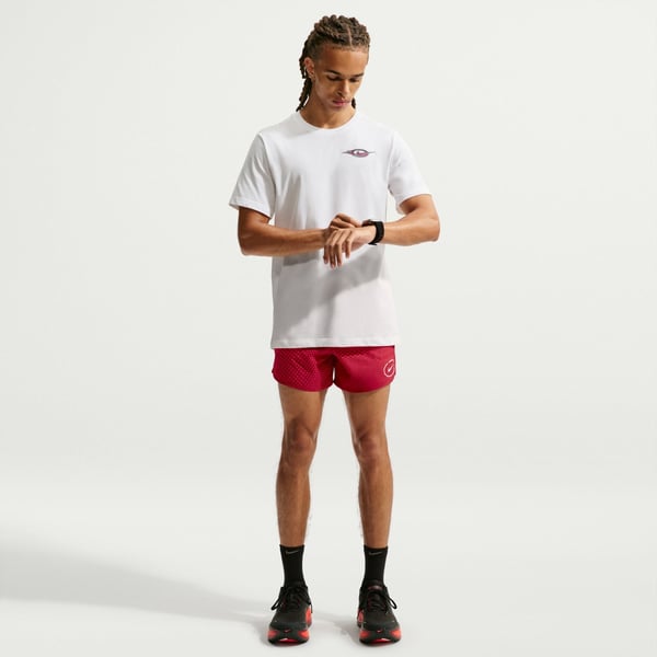 Nike M NK DF TEE STD STRIDE PRNT PK Beyaz Erkek T-Shirt