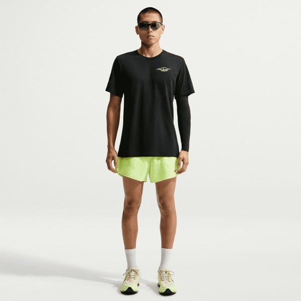Nike M NK DF TEE STD STRIDE PRNT PK Siyah Erkek T-Shirt