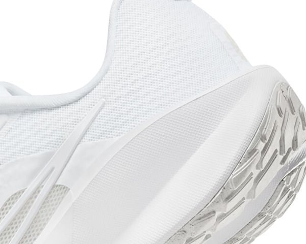 Nike NIKE DOWNSHIFTER 13 Beyaz Erkek Koşu Ayakkabısı