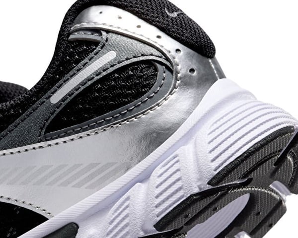Nike Nike V5 RNR (Gs) Siyah Erkek Çocuk Günlük Spor Ayakkabı