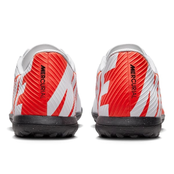 Nike VAPOR 15 CLUB TF Beyaz Erkek Halı Saha Ayakkabısı