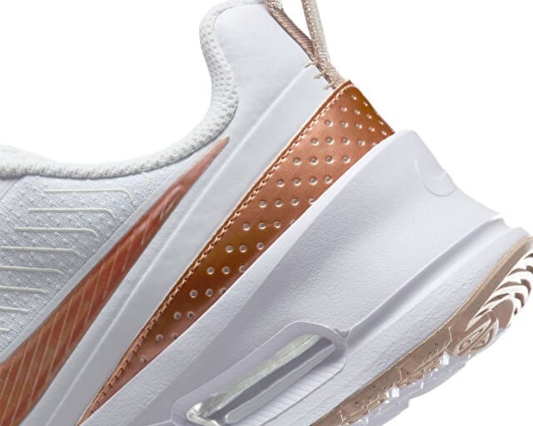 Nike W NIKE AIR MAX NUAXIS Beyaz Kadın Günlük Spor Ayakkabı
