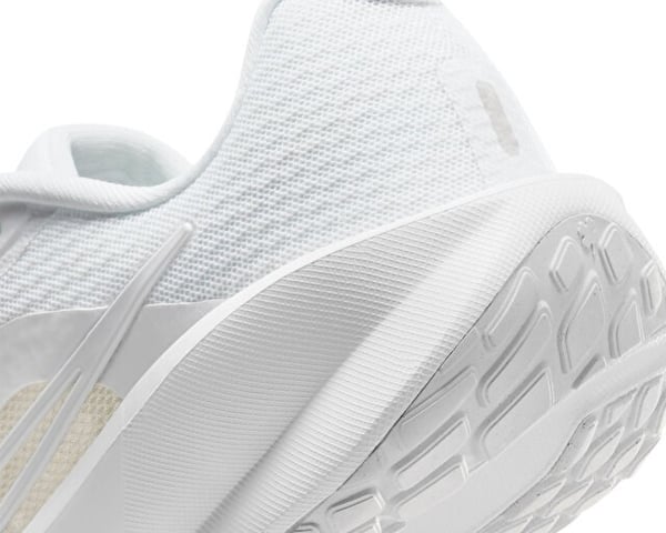Nike W NIKE DOWNSHIFTER 13 Beyaz Kadın Koşu Ayakkabısı
