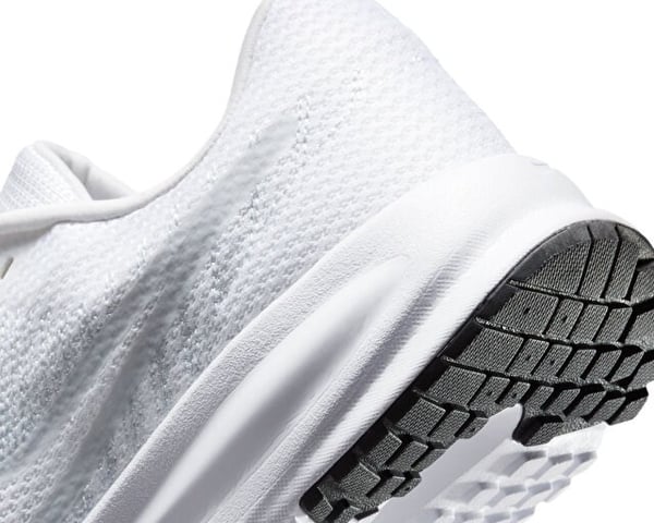 Nike W NIKE RUN DEFY Beyaz Kadın Koşu Ayakkabısı