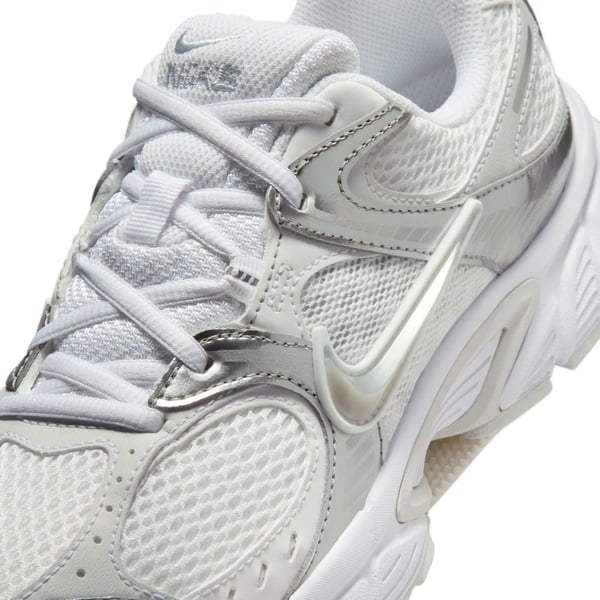 Nike W NIKE V5 RNR Beyaz Kadın Günlük Spor Ayakkabı