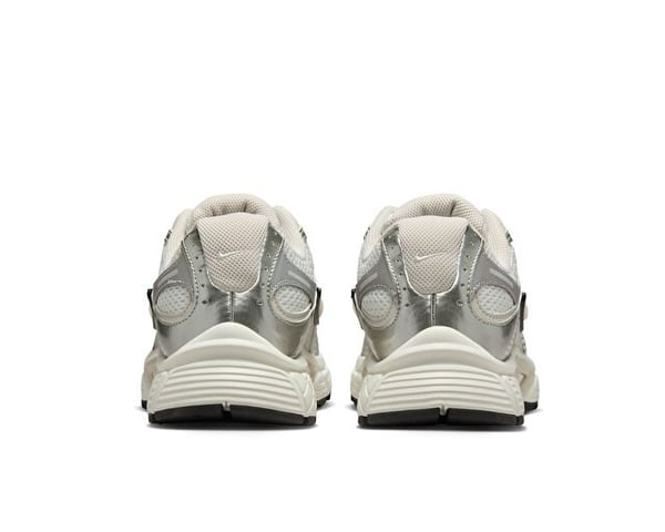 Nike W NIKE V5 RNR Beyaz Kadın Günlük Spor Ayakkabı