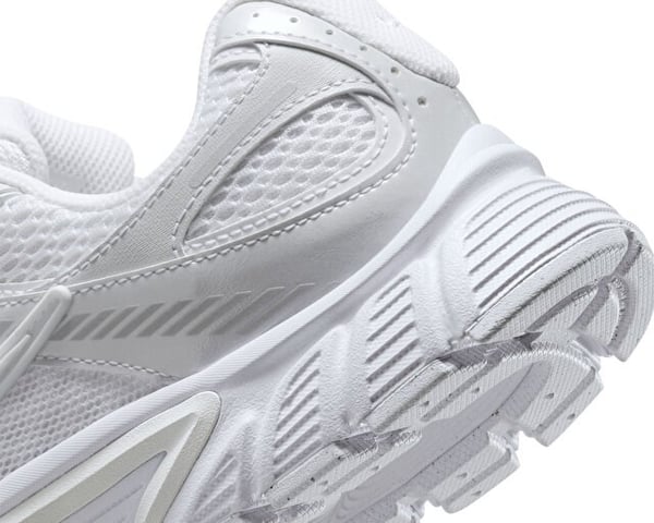 Nike W NIKE V5 RNR Beyaz Kadın Günlük Spor Ayakkabı