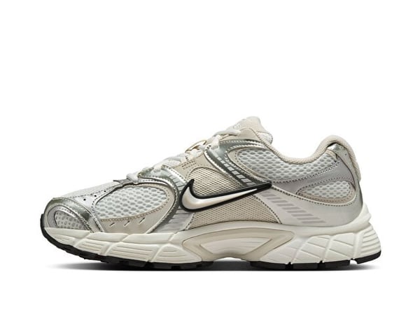 Nike W NIKE V5 RNR Beyaz Kadın Günlük Spor Ayakkabı