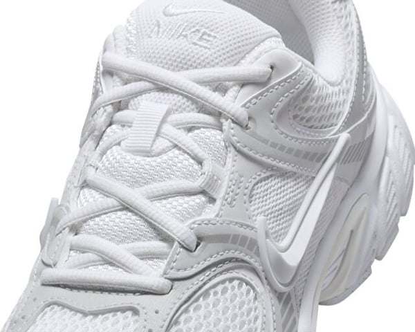 Nike W NIKE V5 RNR Beyaz Kadın Günlük Spor Ayakkabı