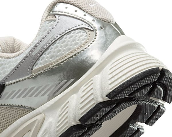 Nike W NIKE V5 RNR Beyaz Kadın Günlük Spor Ayakkabı