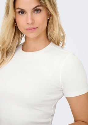 Only ONLBETTY SS O-NECK SHORT TOP CC JRS Beyaz Kadın T-Shirt