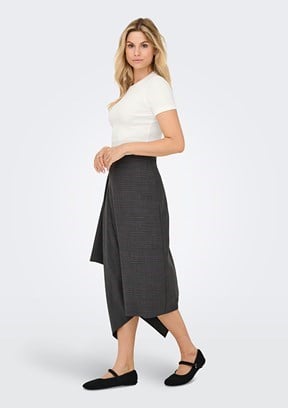 Only ONLBETTY SS O-NECK SHORT TOP CC JRS Beyaz Kadın T-Shirt