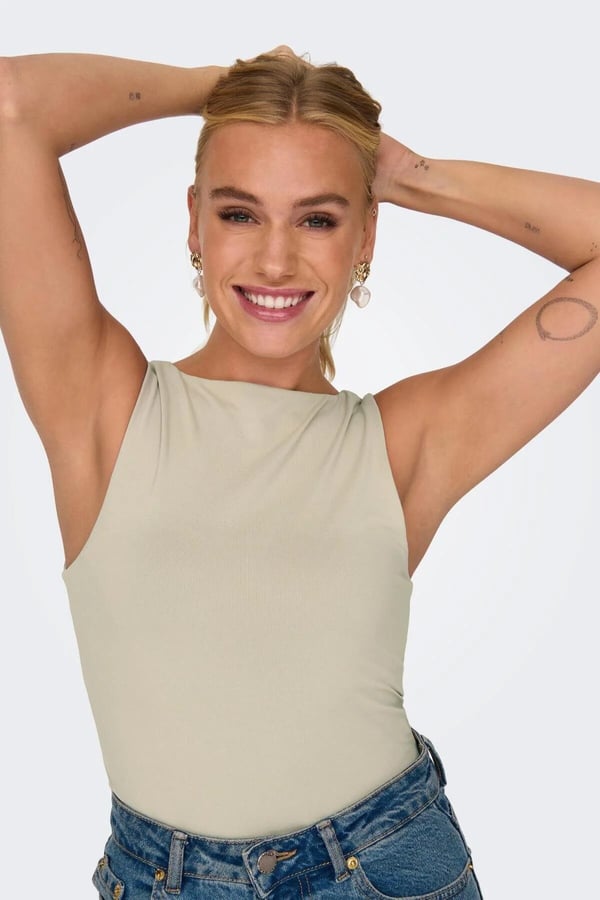 Only ONLEA S/L 2-WAYS FIT TOP JRS NOOS Bej Kadın T-Shirt