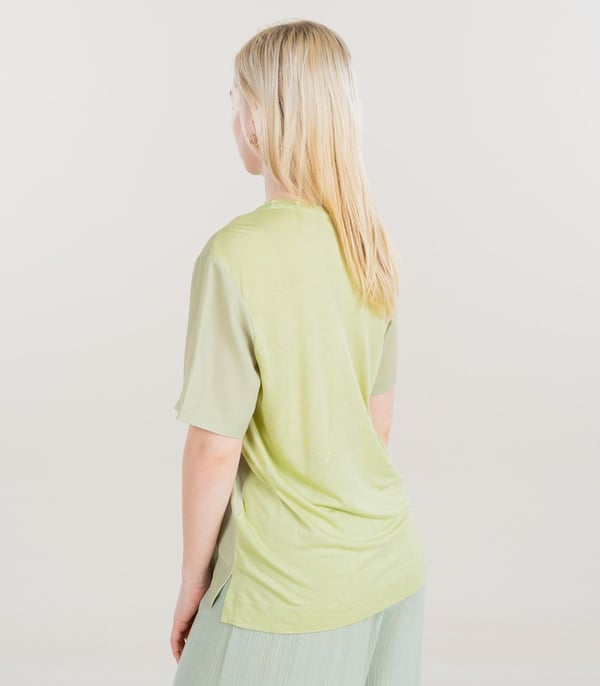 Only ONLNEWFLORA S/S ART O-NECK TOP BOX JRS Yeşil Kadın T-Shirt
