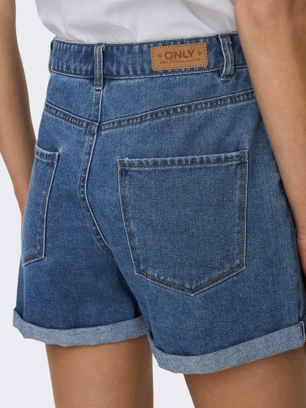 Only ONLVEGA HW MOM DNM SHORTS NOOS Mavi Kadın Şort