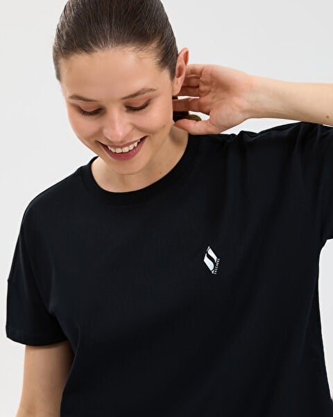 Skechers W Crew Neck Graphic Tee T-Shirt Siyah Kadın T-Shirt